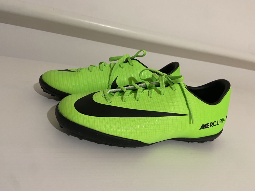 Бутси кросівки Nike Mercurial Victory 38розмір