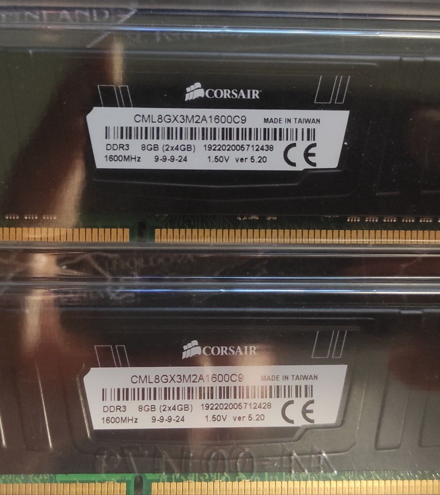 Оперативна пам'ять Corsair DDR3 16 Гб (4*4Гб)