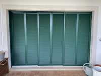 Cortina/porta deslizante de aluminio verde