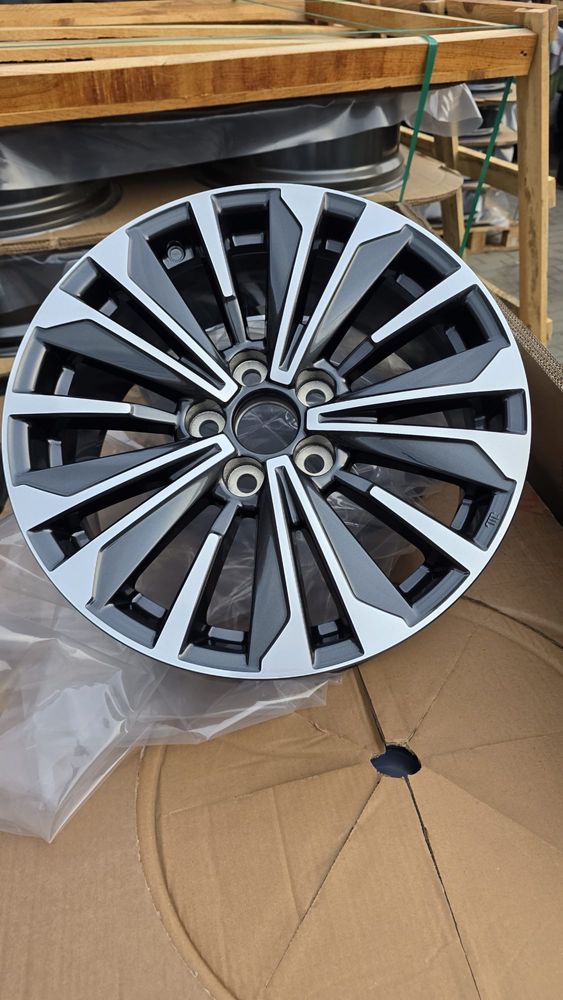 Nowe felgi 17” Toyota 5x114,3 ET40 – oryginał 2023/2024 – 2200 zł