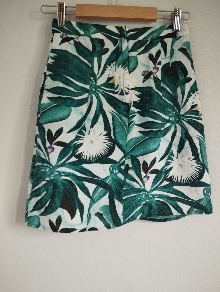 Krótka letnia spódnica z wiskozy w liście r. XXS Anna Glover H&M