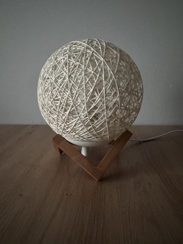 Designerska Lampka Stołowa Home&You - Idealna do Sypialni i Salonu!