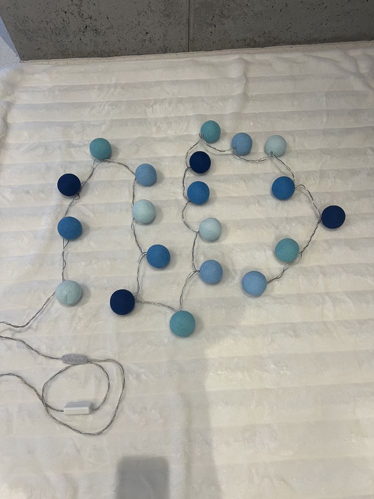 Niebieskie cotton balls