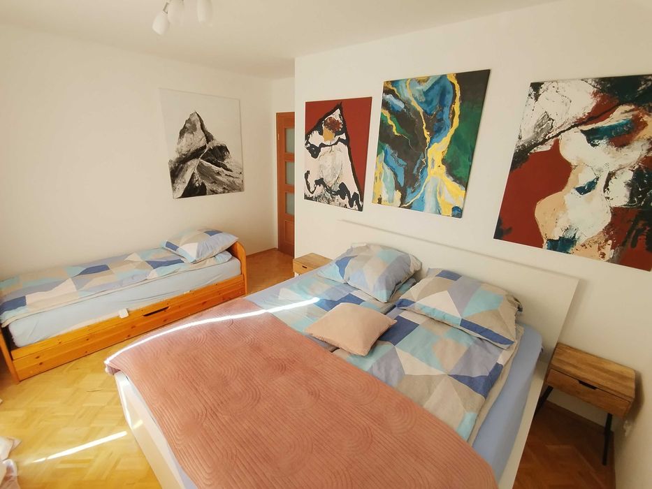 Apartament na wyłączność do 12 osób (5 sypialni+salon) 6 km do Centrum