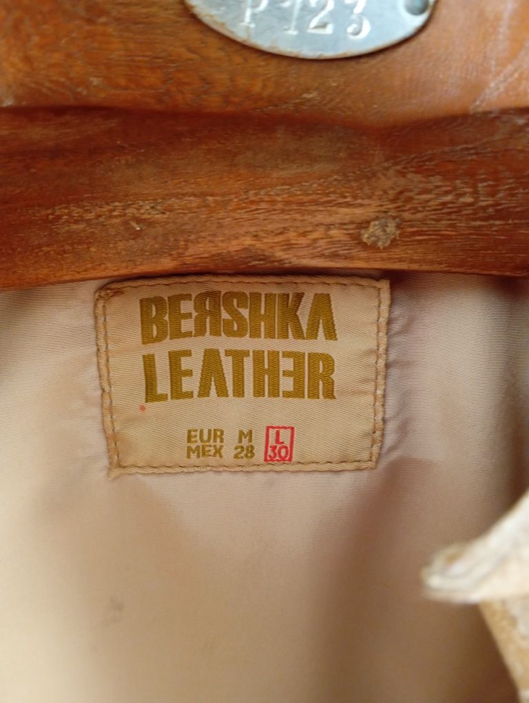 Blusão pele L Bershka