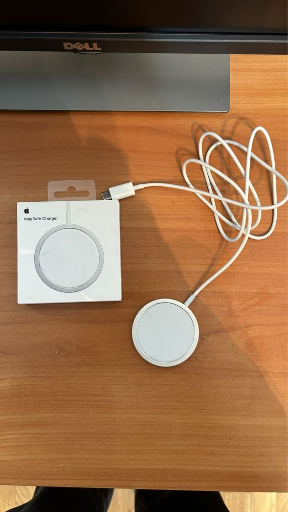 Бездротовий зарядний пристрій Apple MagSafe Charger (MHXH3)