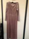 Welurowa sukienka w stylu vintage