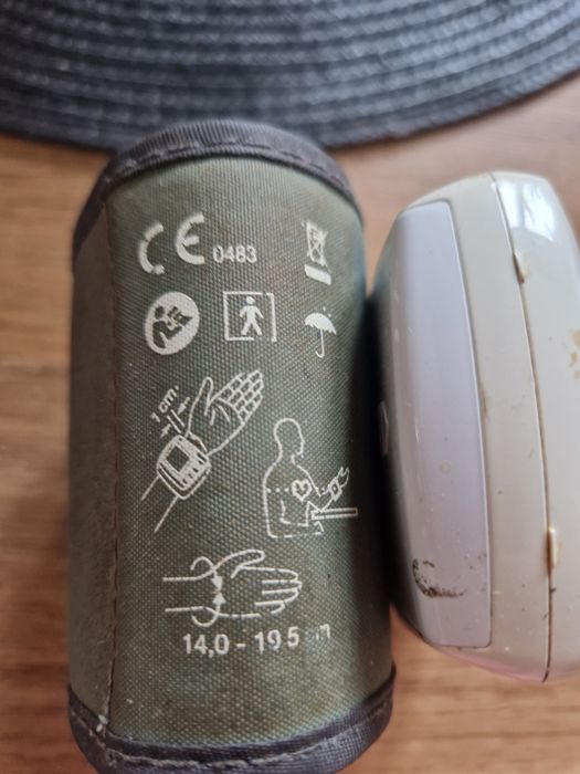 Cisnieniomierz  Sanitas na nadgarstek  PRL.