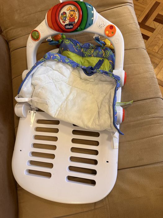 Розвиваючий килимок- крісло Chicco від 0 - 9 міс. б/у