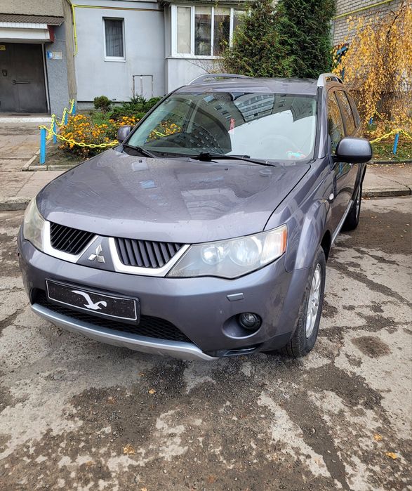 Mitsubishi Outlander XL