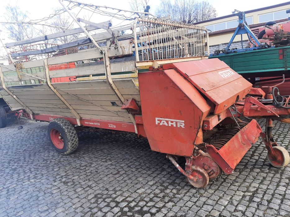 Przyczepa zbierająca fachr części