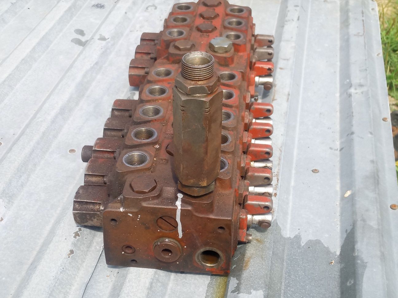 Rozdzielacz hydrauliczny