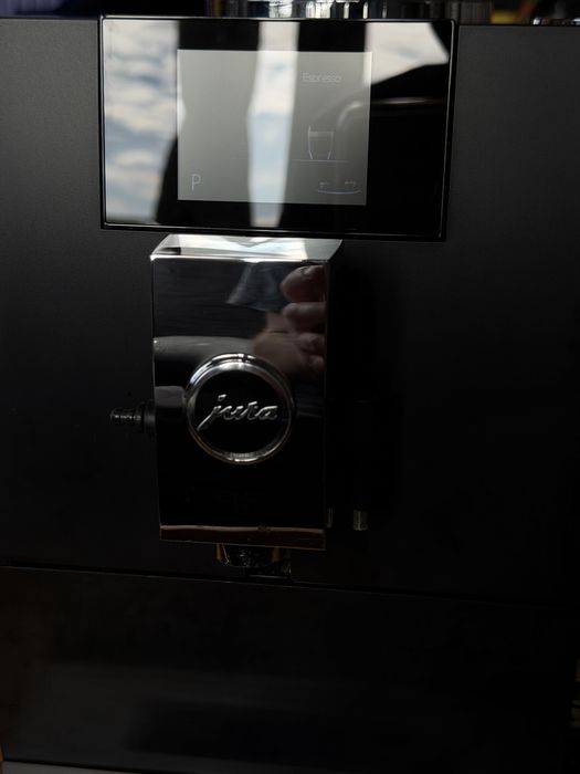 Ekspres do kawy Jura ENA 8 – czarny (Piano Black)