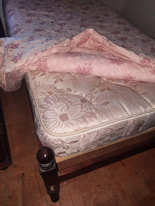 Mobilia de solteiro/a