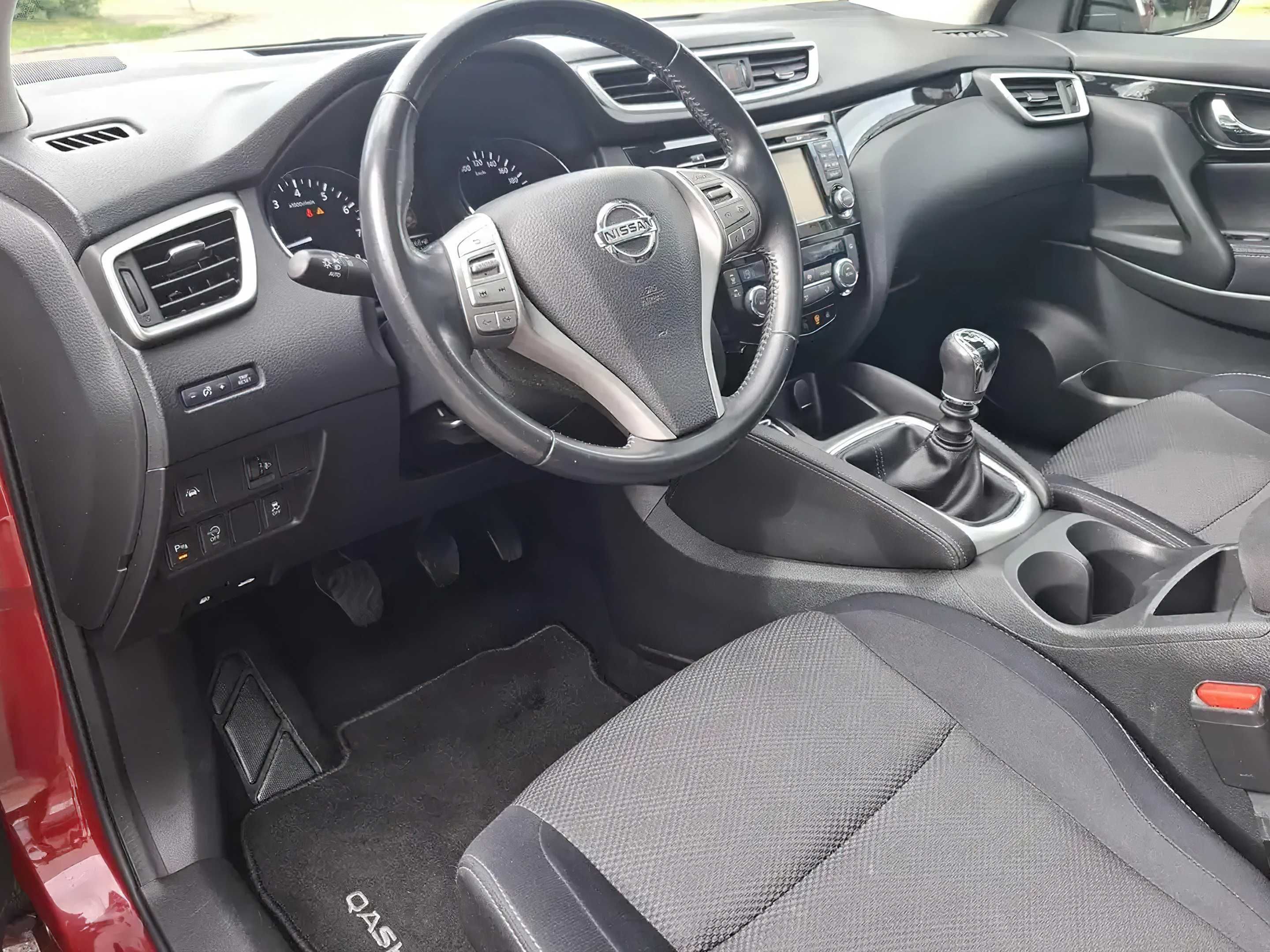 Nissan Qashqai DIG-T N-Connecta 2015