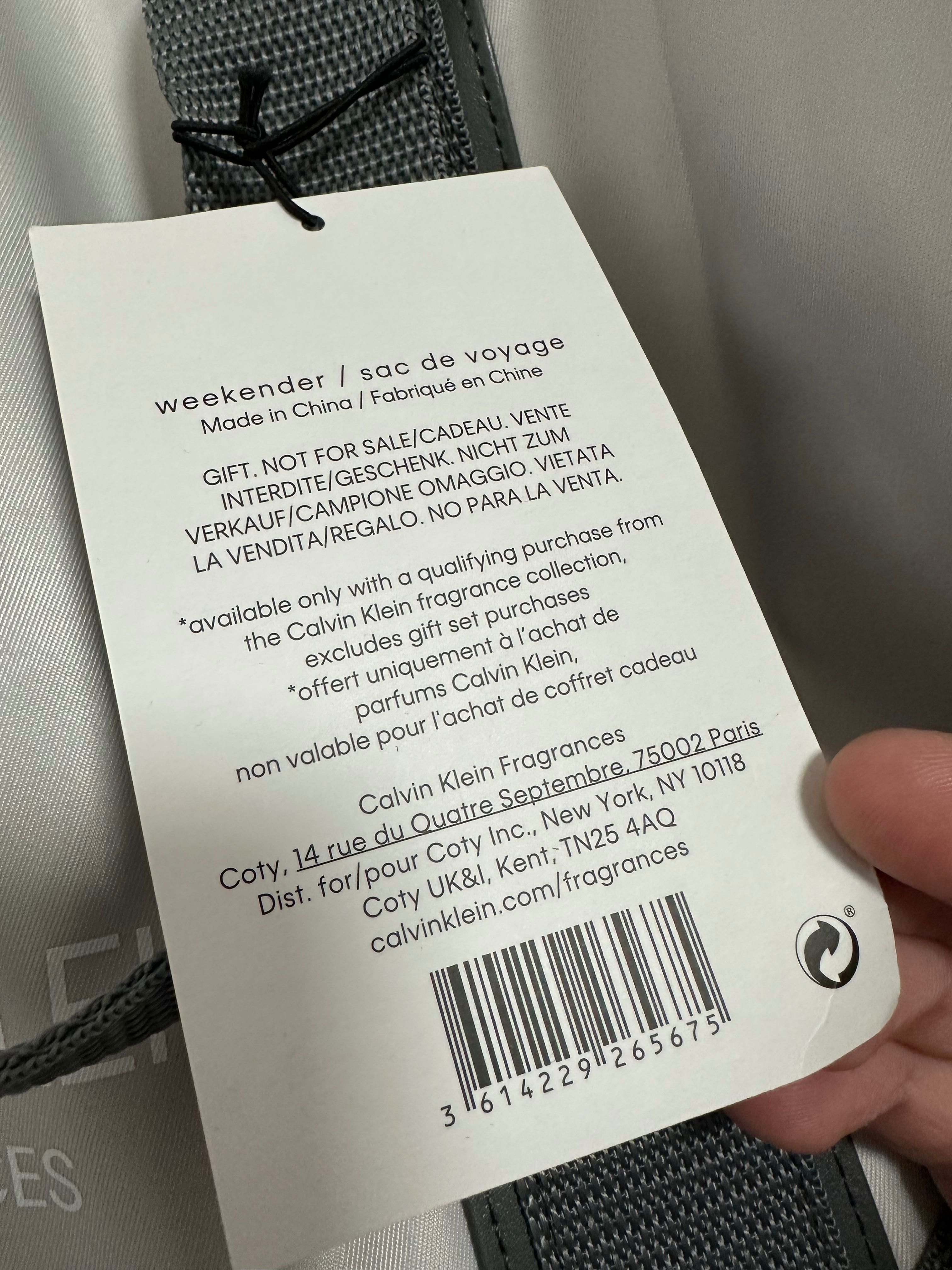 Сумка Calvin Klein спротивная / для путешествий/