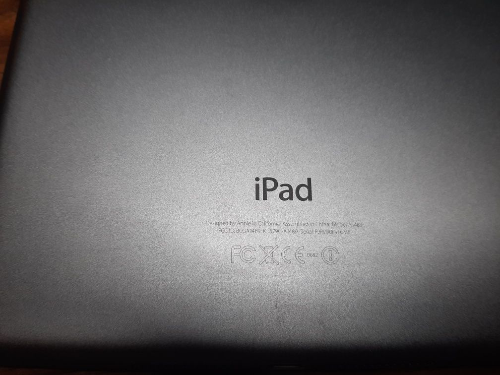 Планшет 2 Apple ipad А1489 A1432 під відновлення, на запчастини