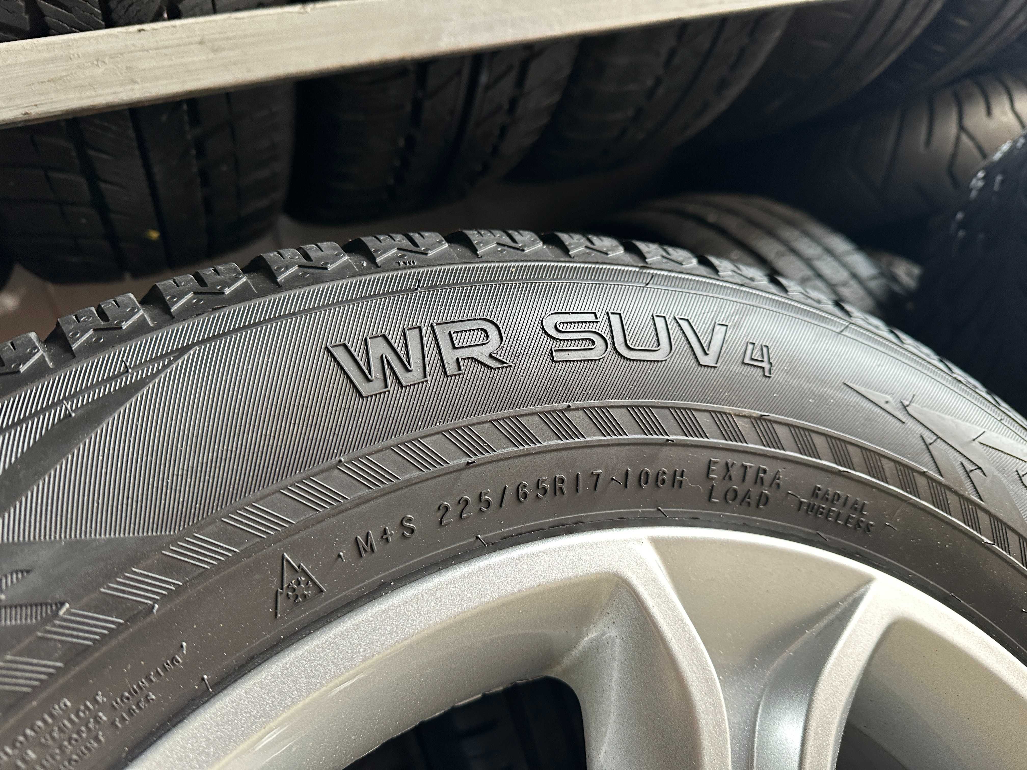 5-108 R17 Range Rover 225-65 R17 106H Nokian WR SUV4