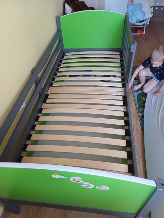 Łóżko ze stelażem bez materaca