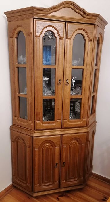 Komplet mebli drewnianych