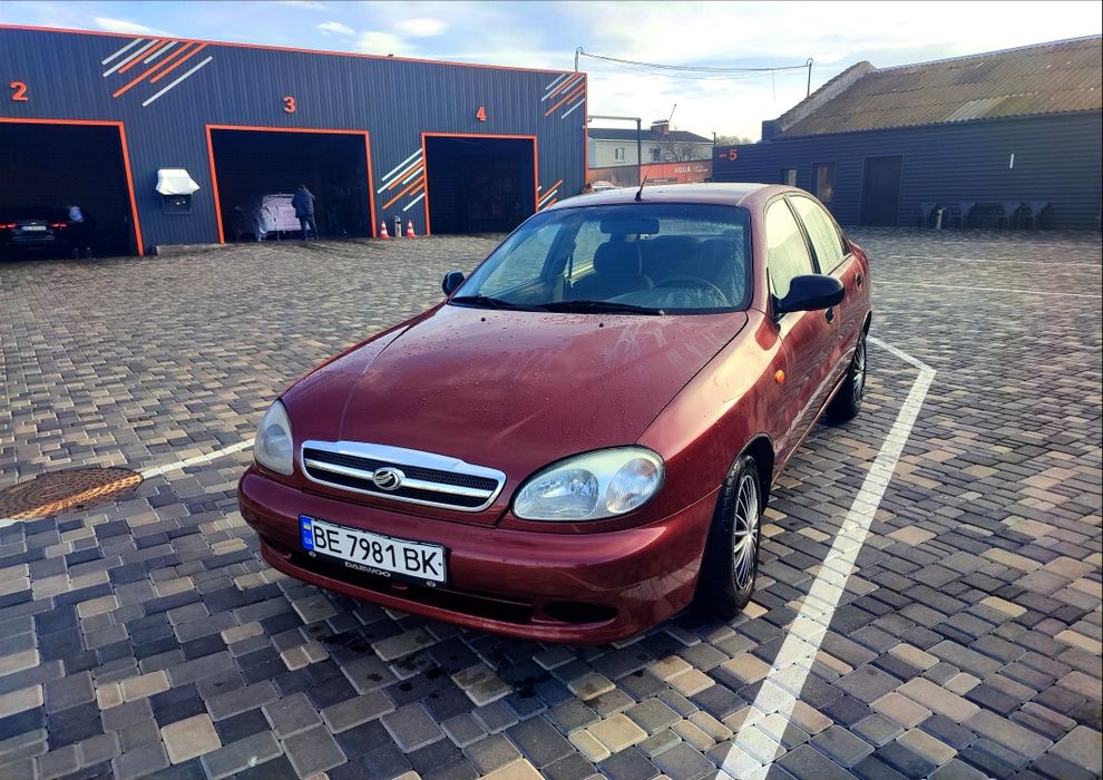 Продам Ланос SE комплектации.