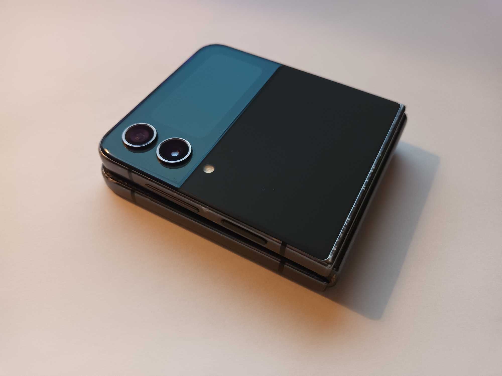 Samsung Galaxy Z Flip 4