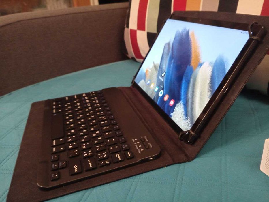 Планшет Samsung Galaxy Tab A8 10.5" 4/64GB (чехол книжка+клавиатура)