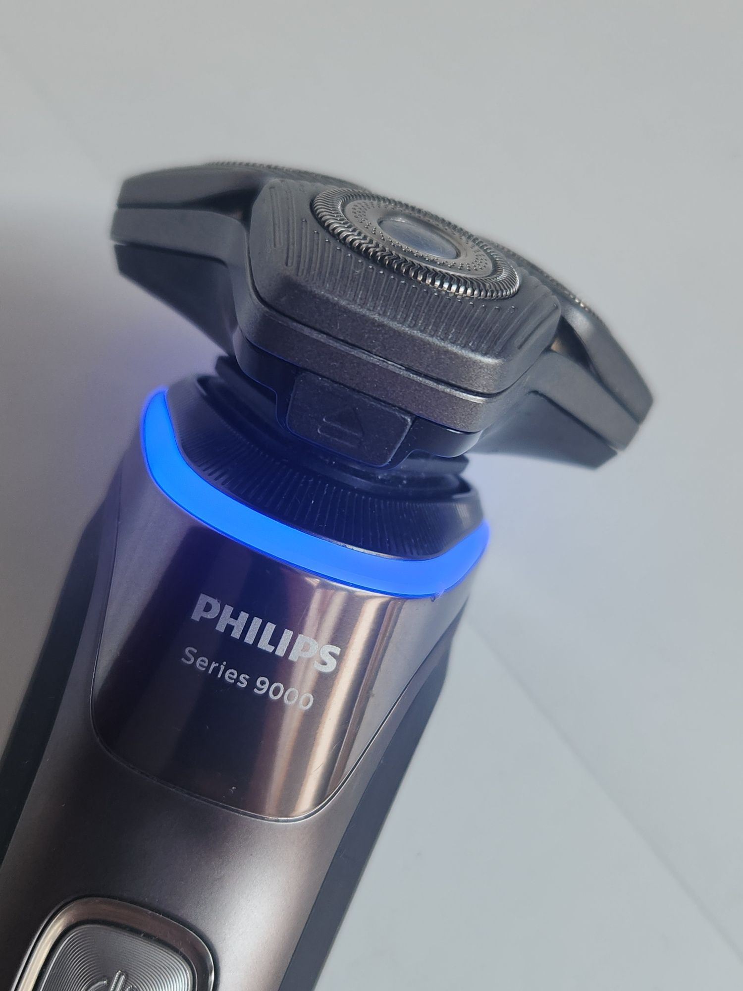Golarka Philips Series 9000