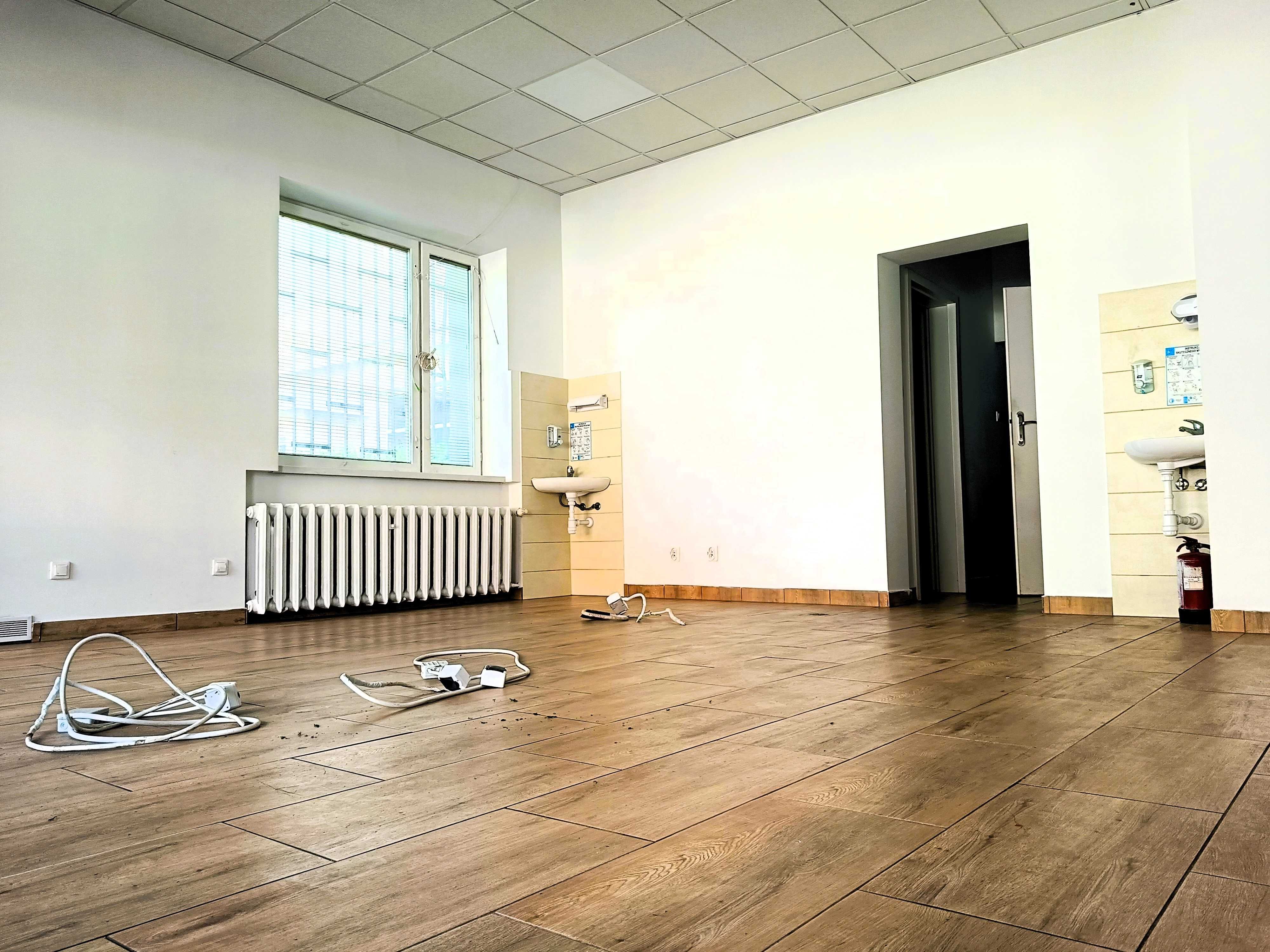 Wynajmę lokal użytkowy przy ul. Brzechwy 1 w Gdyni o pow. 53,50 m2