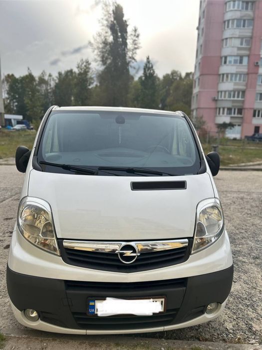 Продам опель виваро