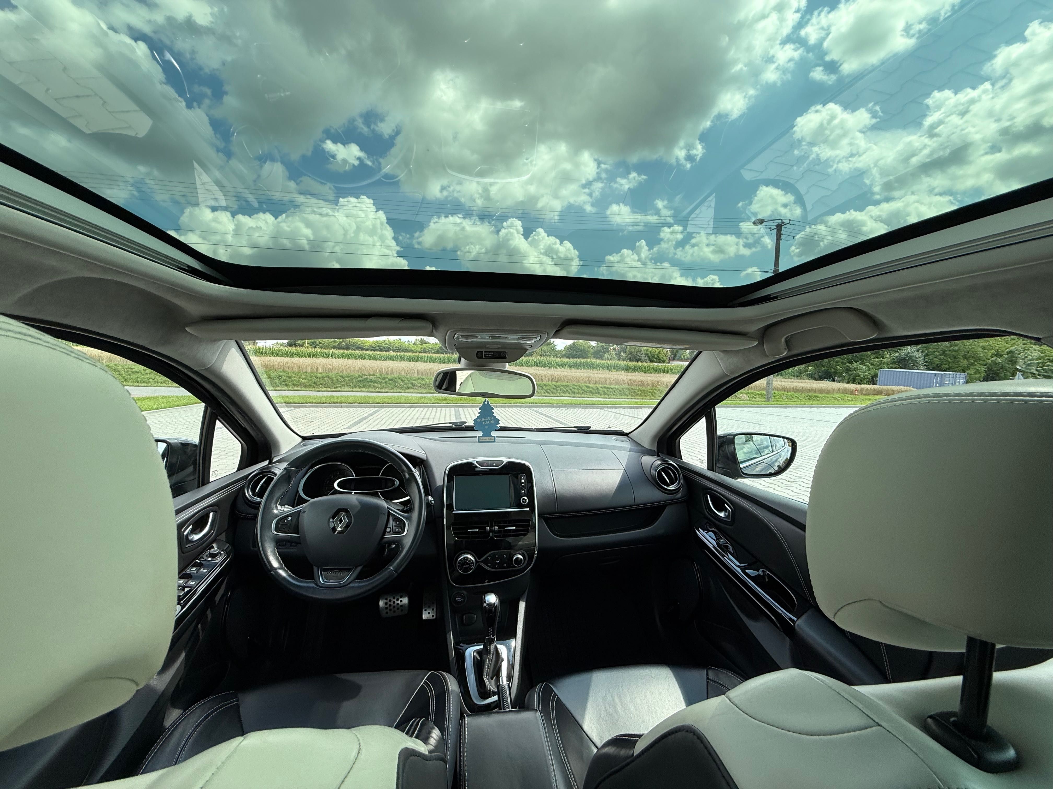 Renault Clio Initiale Paris