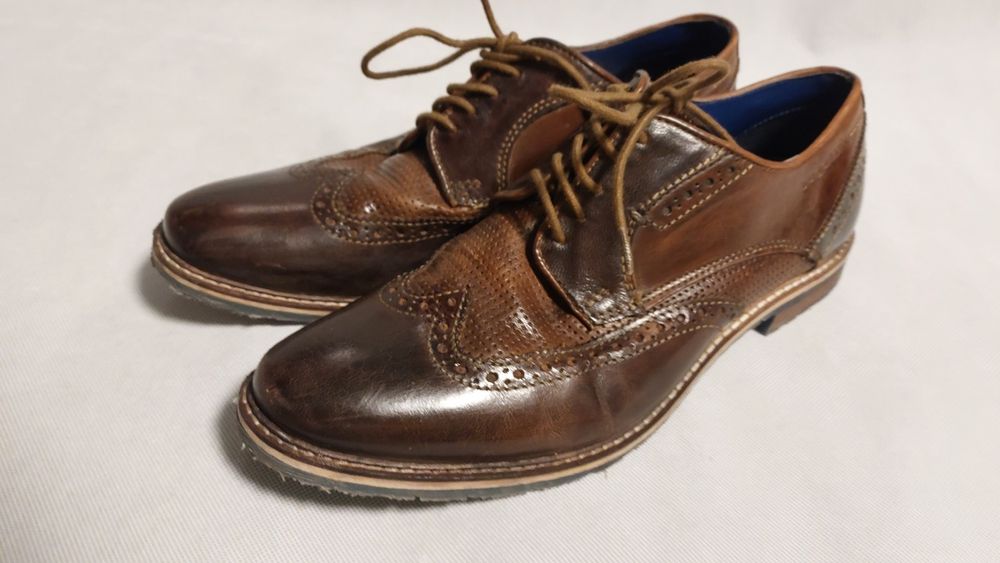 Pantofle.buty męskie eleganckie skóra 43 bugatti.