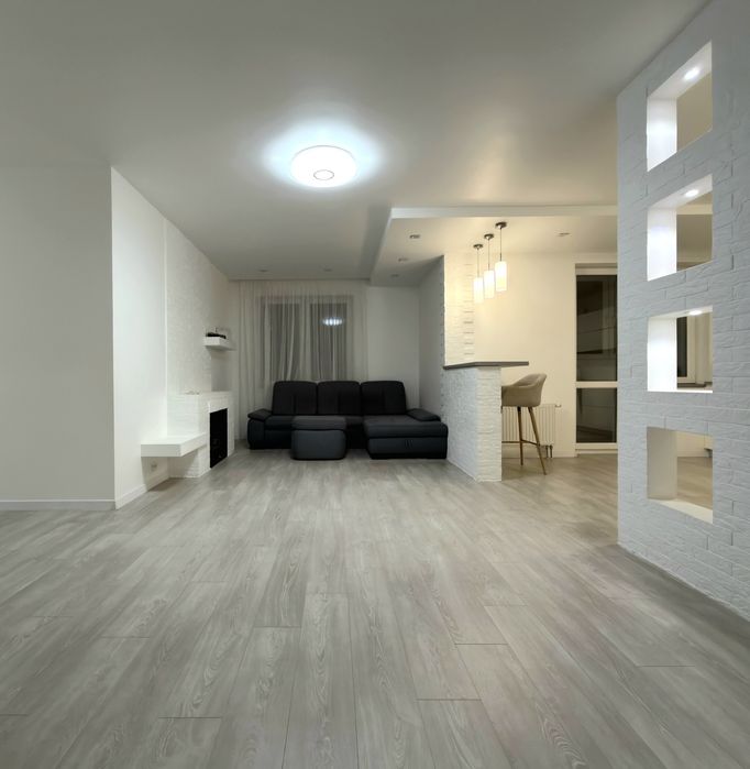 Глушкова 9в, генератор, Іподром, 7 пов, 2 спальні і велика вітальня