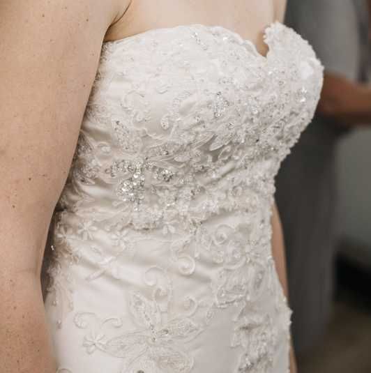 sukienka ślubna rybka z trenem ecru, błysk