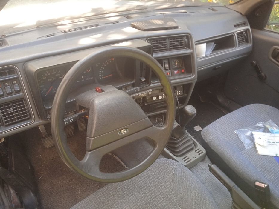 FORD SIERRA 1.8бензин. 1986г.