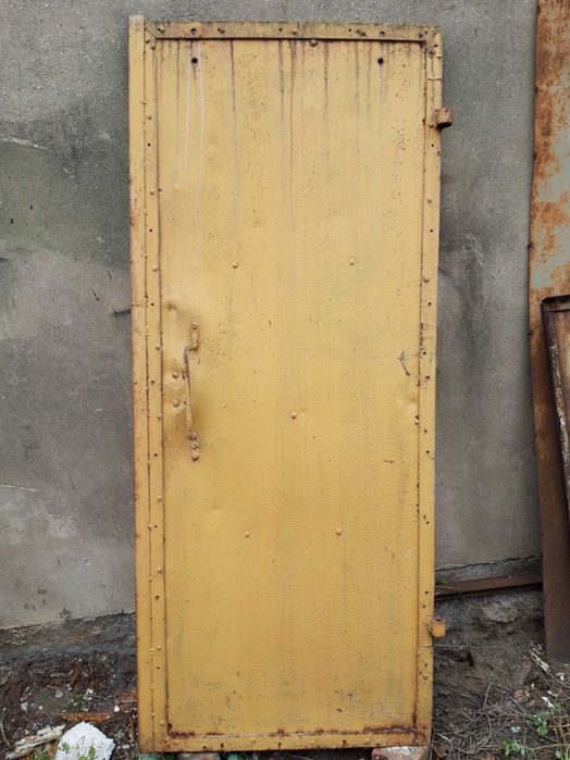 Drzwi stalowe stare