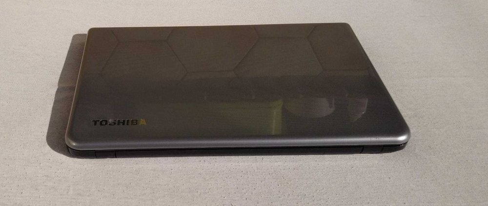 TOSHIBA Satellite  Pro L70-A/ 17,3" /i7 /SSD 275 GB/ 8GB RAM/ GT 740M