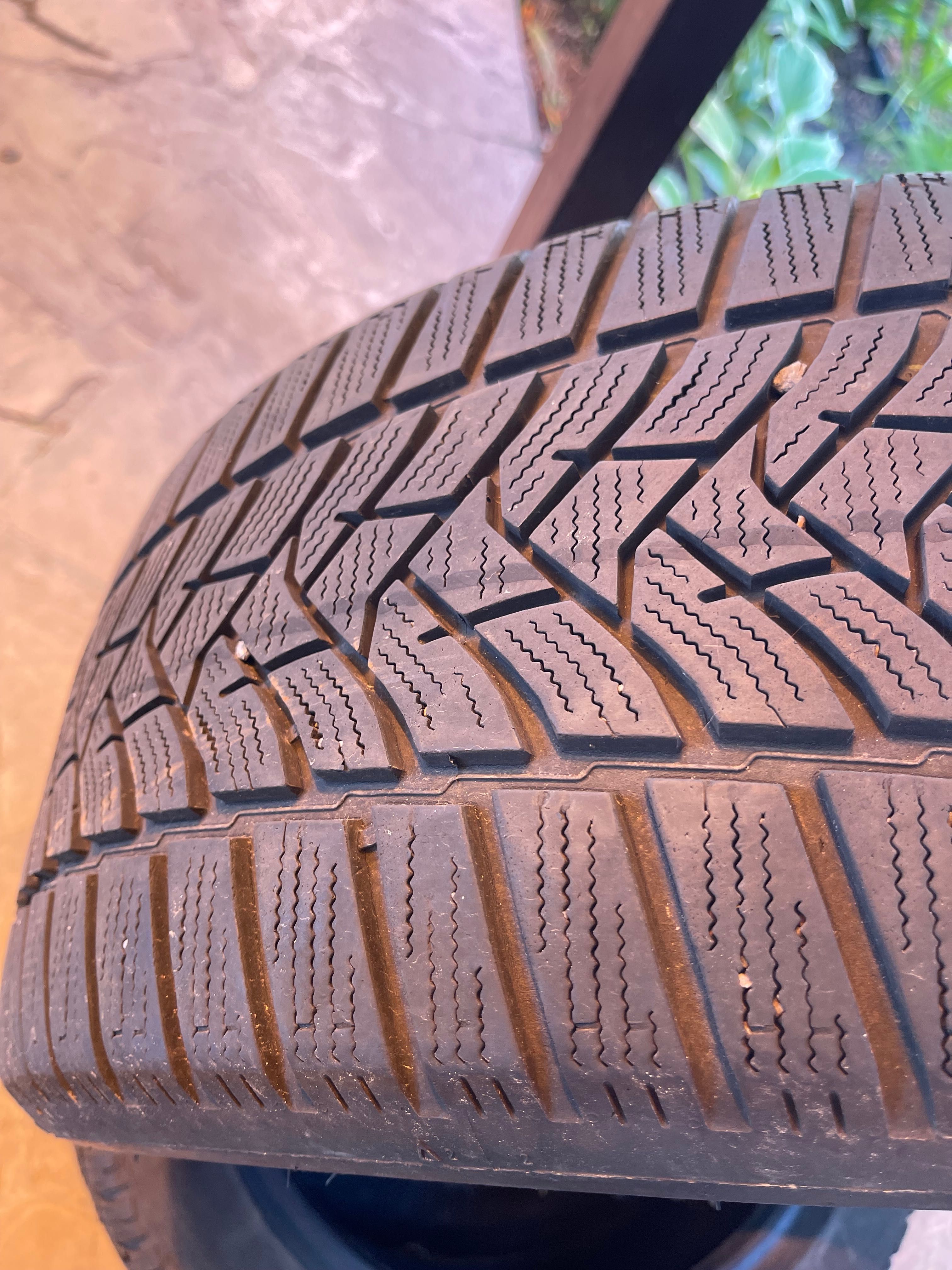 235/45R17 зима продам по причині продажи авто