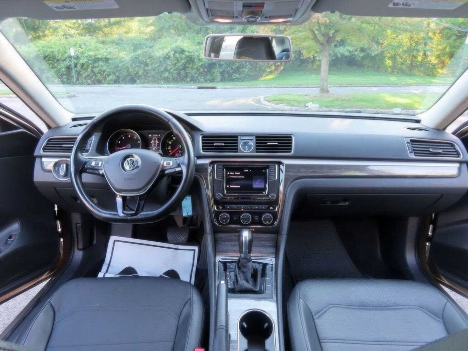 Volkswagen Passat SE      2016