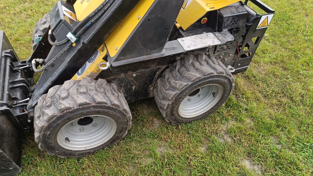 Miniładowarka Tur Poland N520 jak nowy skid steer