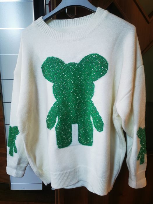 Sweter z misiem rozm. Uni