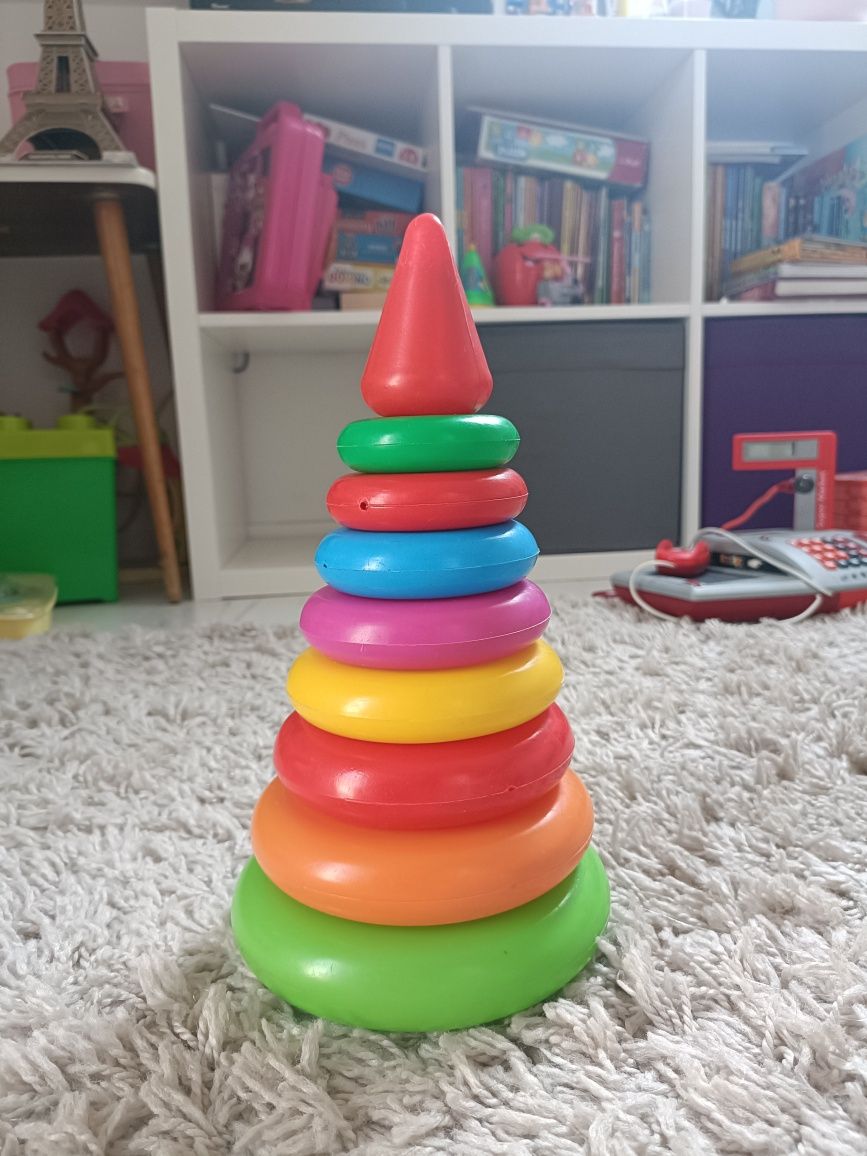 Wieża z kółek zabawka