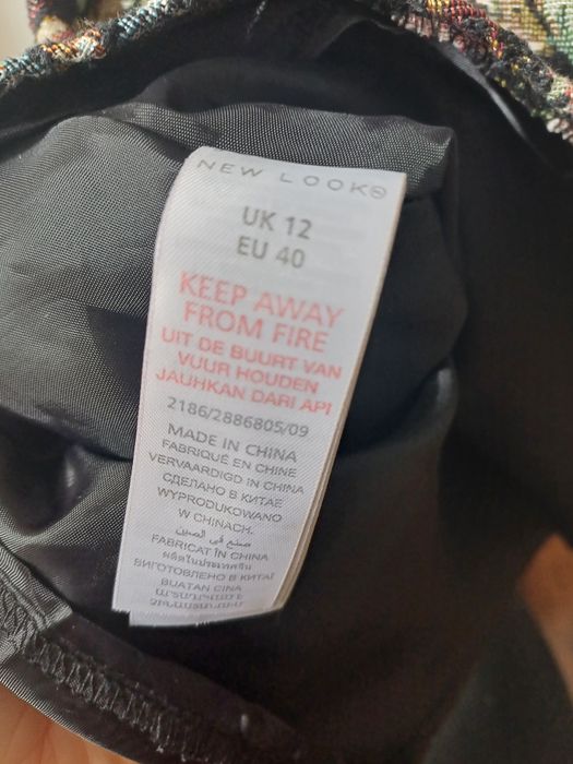 Sukienka grubsza rozkloszowana M 38 zamek