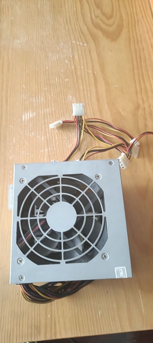 Fonte de alimentação de PC