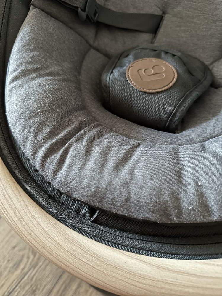 Заколисуючий центр Maxi-Cosi Cassia Graphite