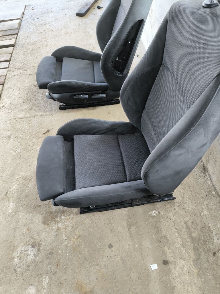 Передні сидіння recaro алькантара bmw спортивні сідушки (крісла)