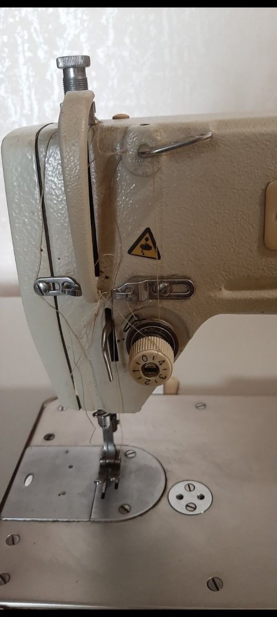 Продам швейну машину Shunfa SF 818 - U, стан як нової