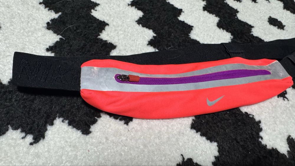 Бігова бананка nike