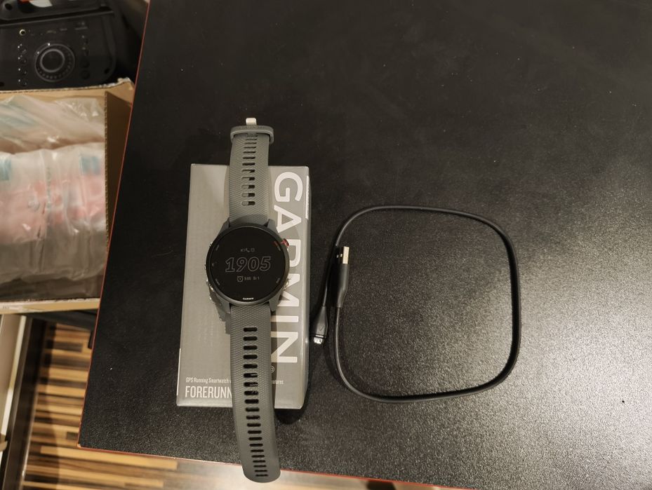 Garmin Forerunner 255 szary