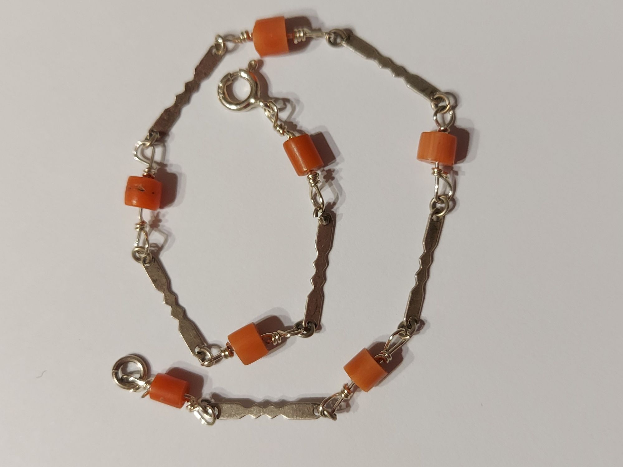 Srebrna bransoletka z koralem szlachetnym handmade